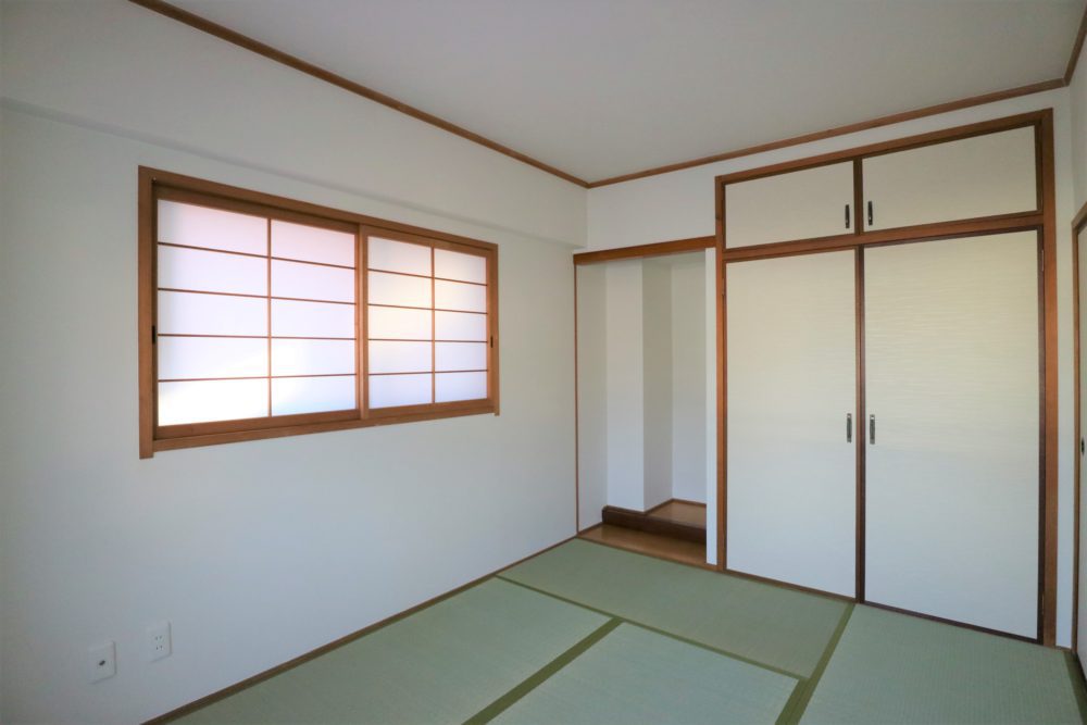 東向き、和室6帖
