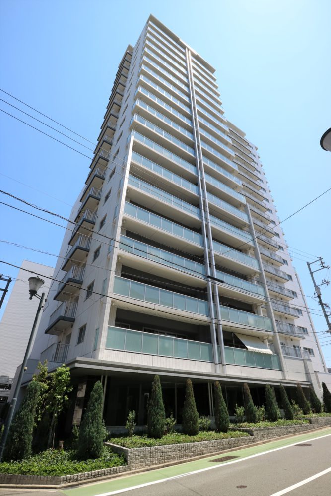 19階建て鉄骨鉄筋コンクリート造、全107戸。