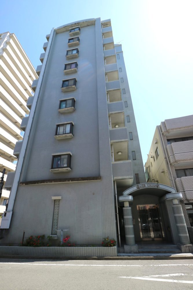 鉄筋コンクリート造9階建、総戸数64